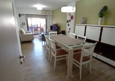 Venta Departamento con cochera. Zona Centro